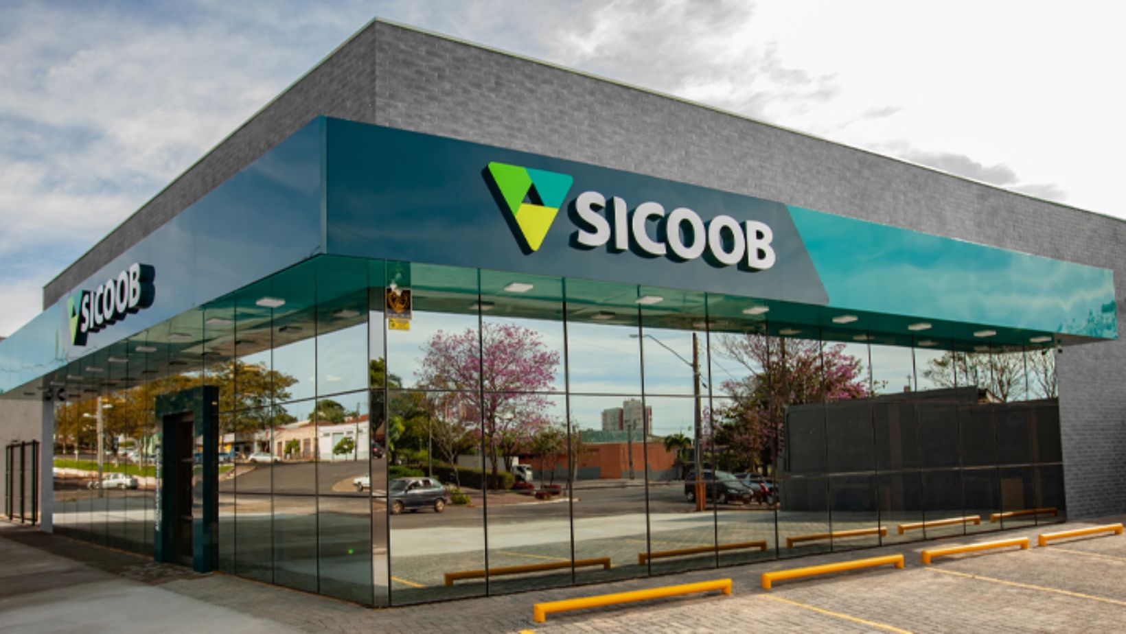 SICOOB BUSCA NOVOS COLABORADORES